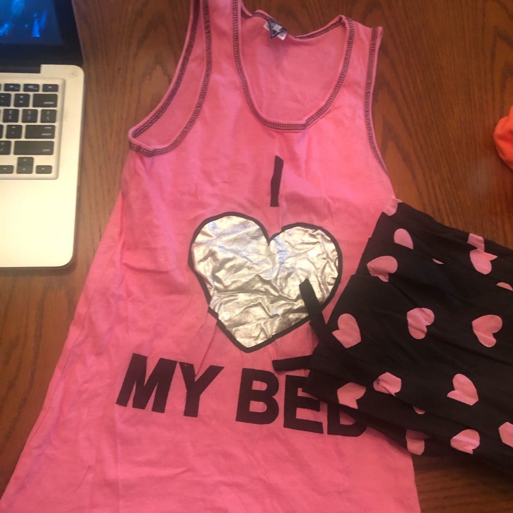 “ I love bed” Pajama set